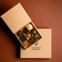 Coffret kraft élégant de Noël - disponible en format de 9, 20 ou 30 pralines.