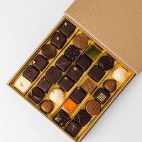Coffret kraft élégant - disponible en format de 9, 20 ou 30 pralines.