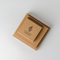 Coffret kraft élégant - disponible en format de 9, 20 ou 30 pralines.