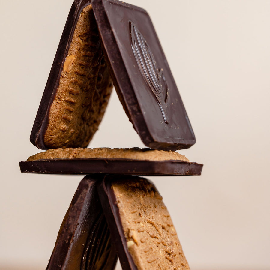 Le Recto-Verso - Biscuit spéculoos-amandes avec une tablette au chocolat noir